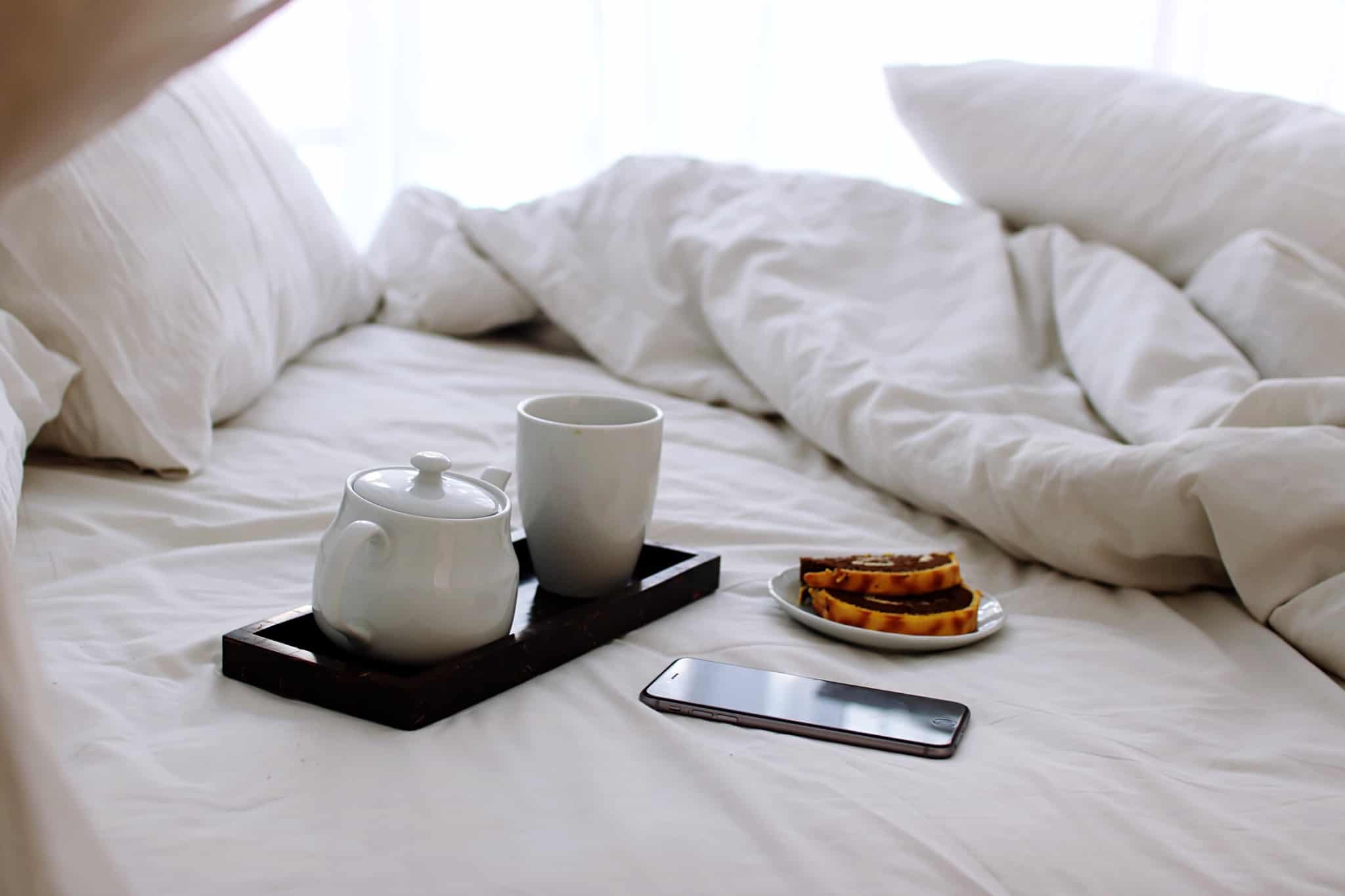 pequeno almoço de hotel na cama