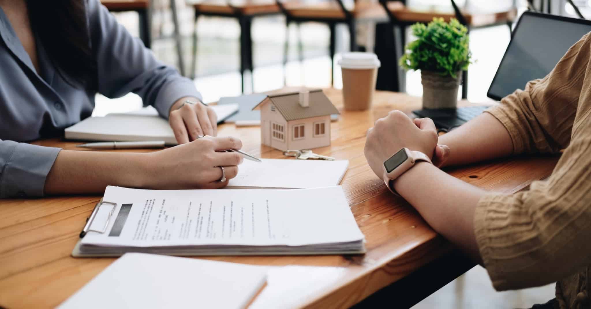 Vantagens e desvantagens de recorrer a um intermediário de crédito